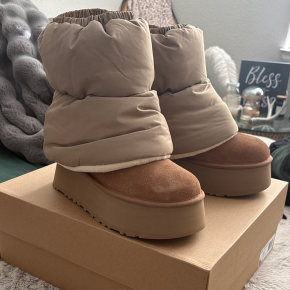 UGG Women's Tan and Brown Winter Boots - Picture 9 of 10